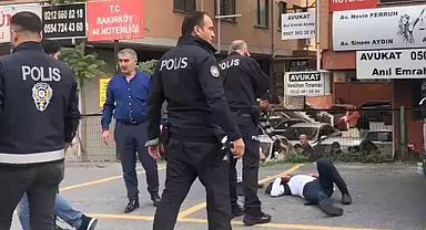 Bakırköy Adliyesi önünde bıçaklı kavga: Yaralılar var