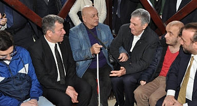 Bakırköy Belediye Başkan Adayı Ali Talip ÖZDEMİR Görme Engelliler Derneği (GÖZDER)'i ziyaret etti